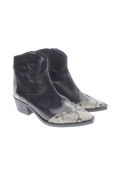 Cowboy boots bajas con punta en animal print