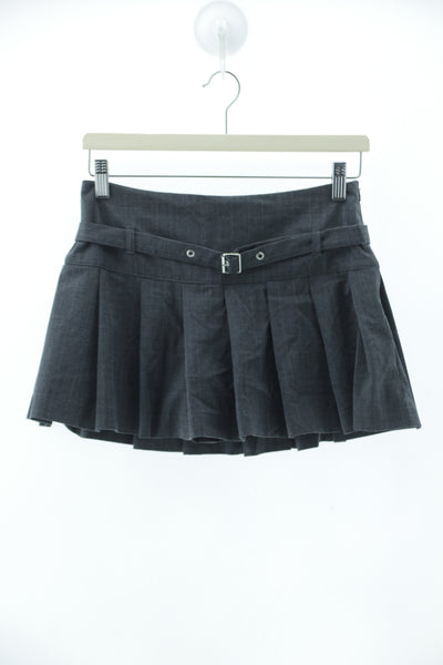 Falda mini gris con cinturón