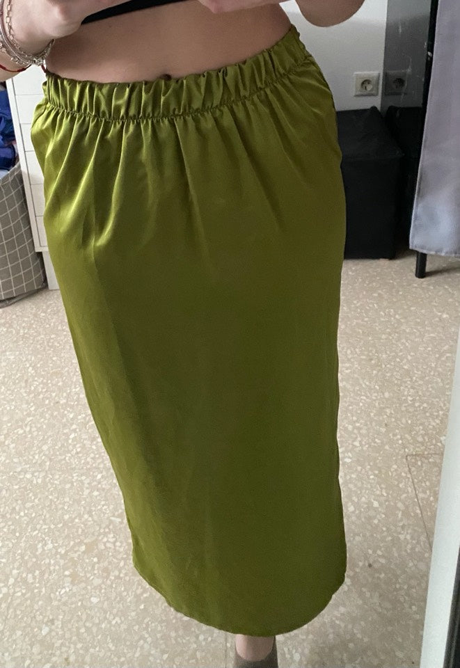 Falda verde satén 