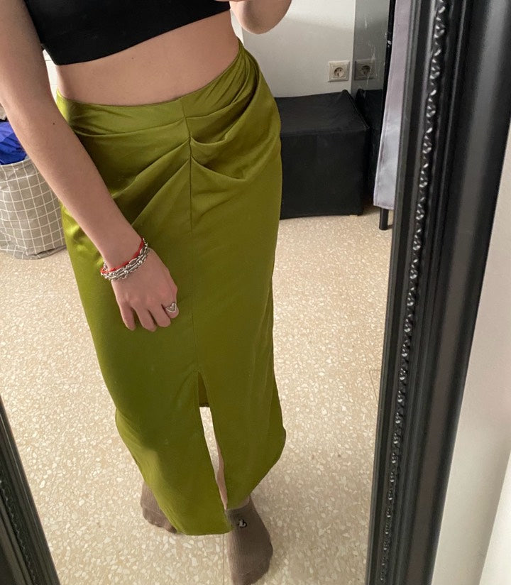 Falda verde satén 