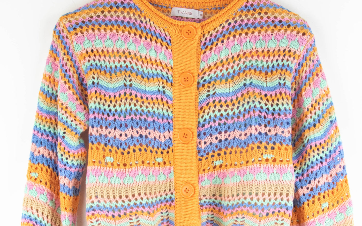 Cárdigan naranja con colores crochet