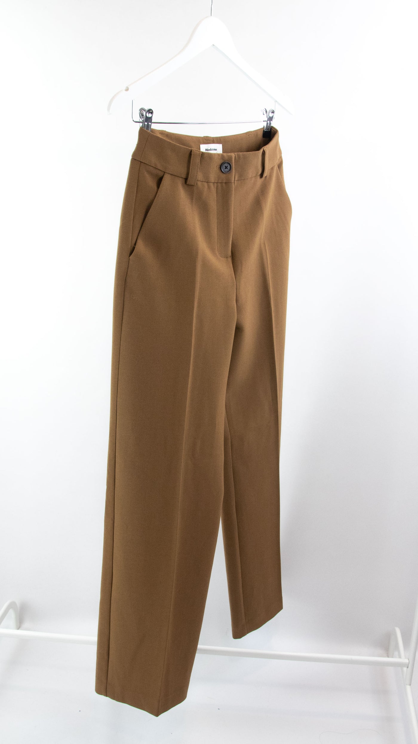 Pantalón marrón de vestir