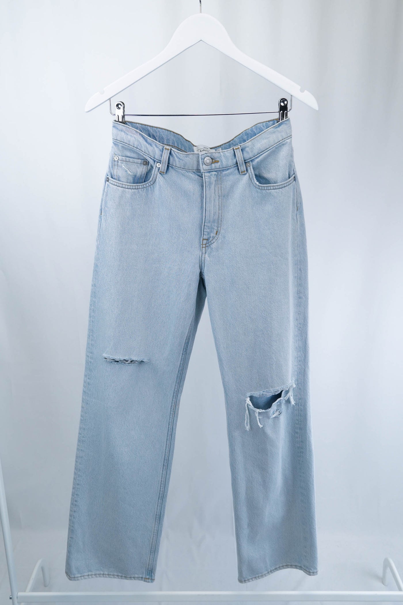 Jeans roto azul & other stories