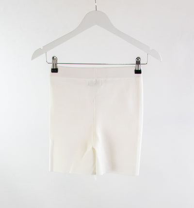 Pantalón blanco corto de canalé
