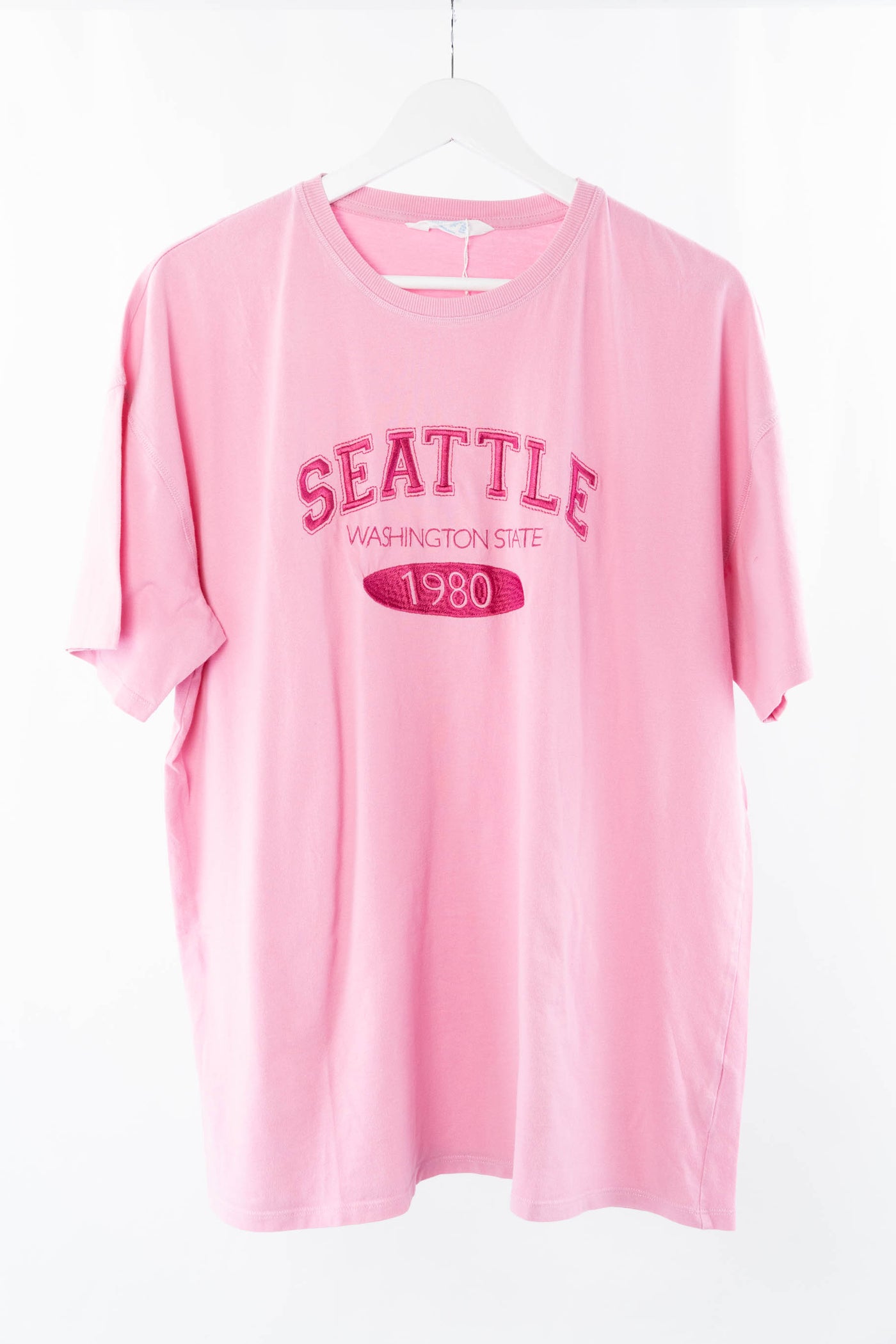 Camiseta rosa con bordado