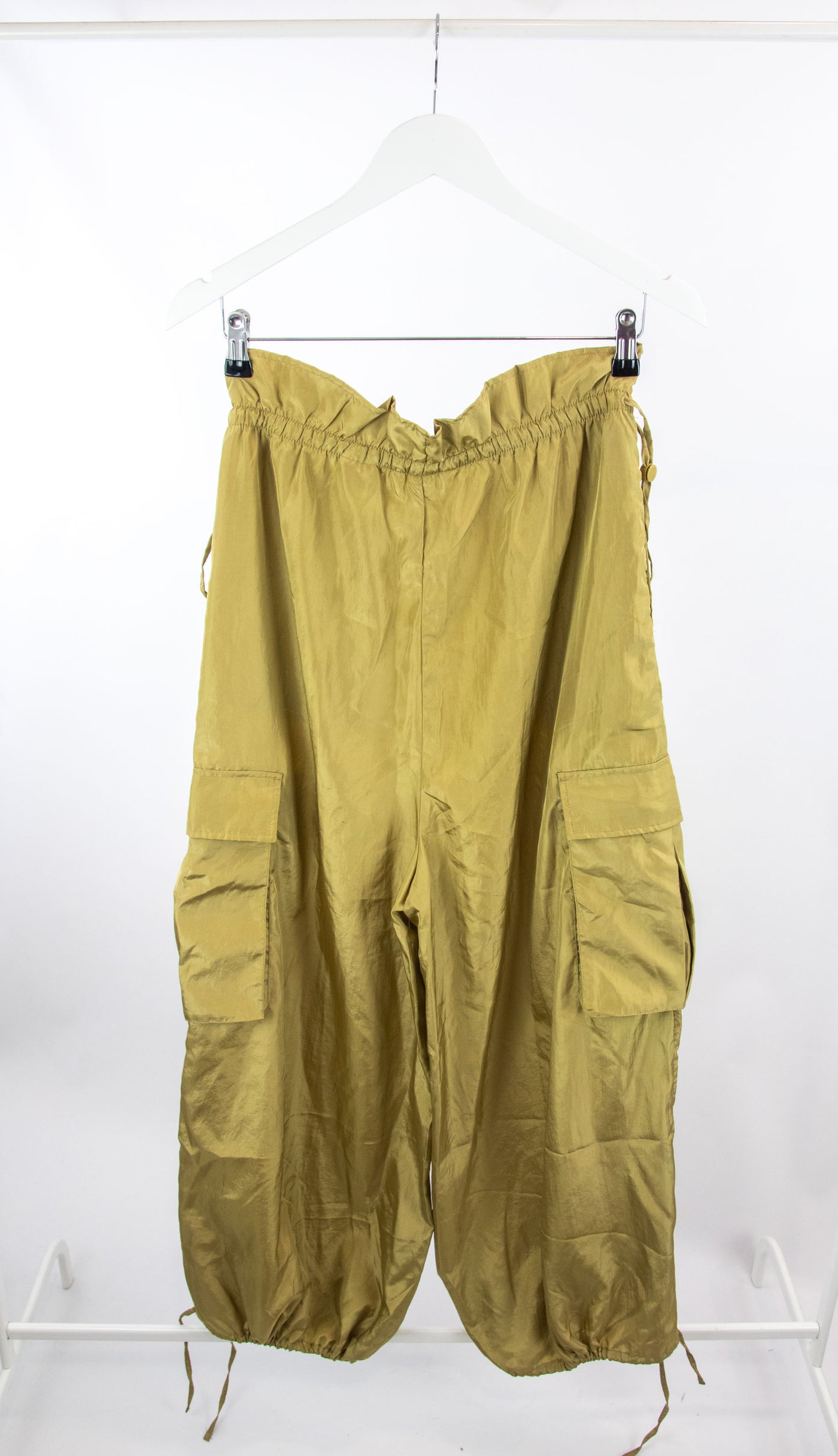 Pantalón dorado cargo