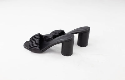 Sandalias de tacón negro