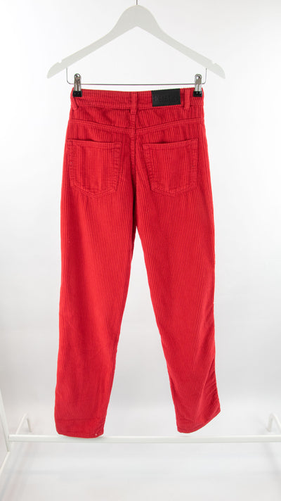 Pantalón rojo de pana