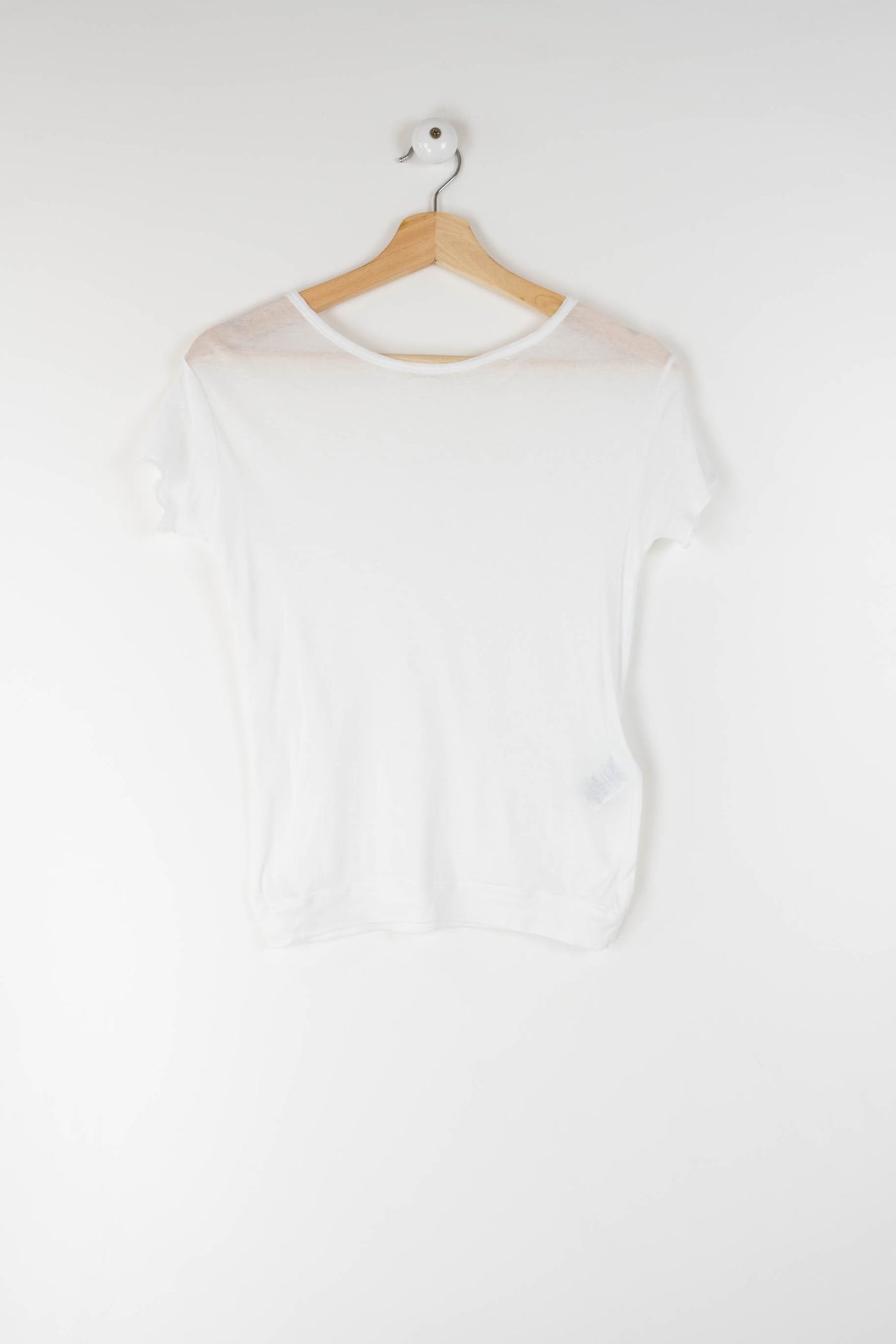 Camiseta blanca básica semitransparente