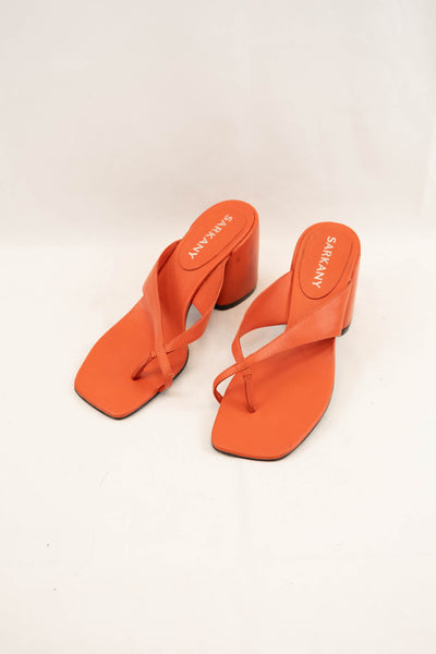 Zapato de tacón naranja
