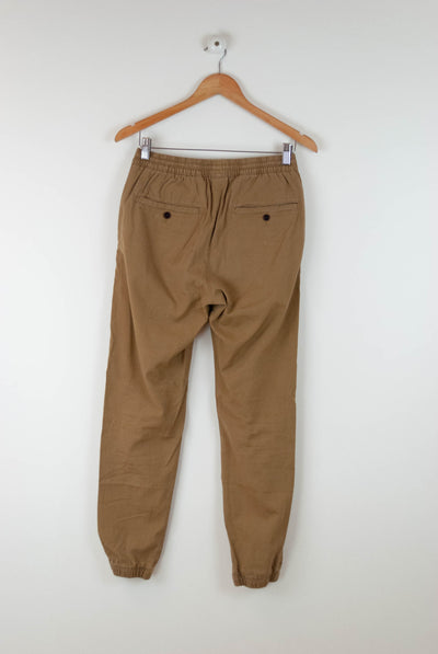 Pantalón jogger marrón verdoso