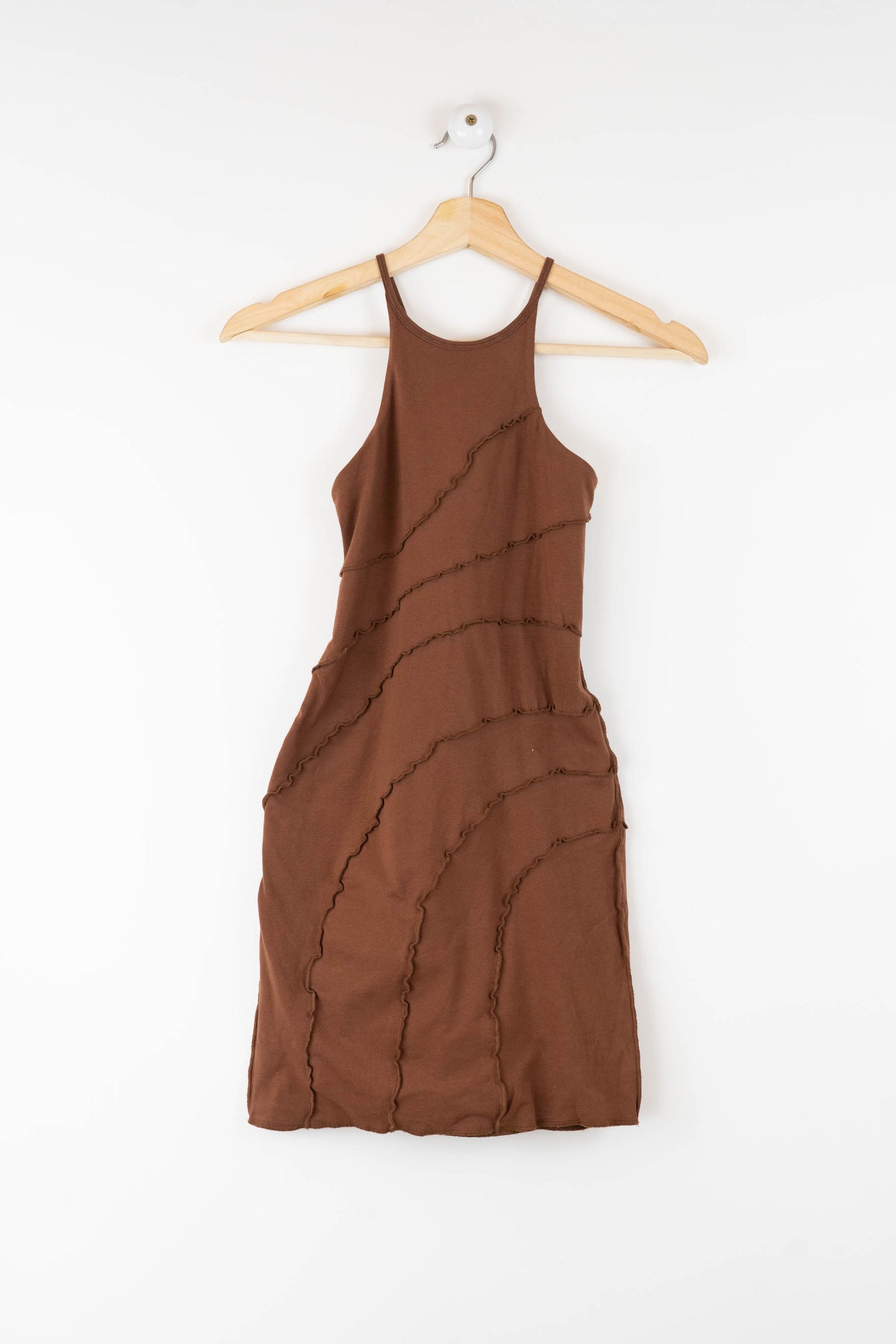 Vestido marrón con detalles