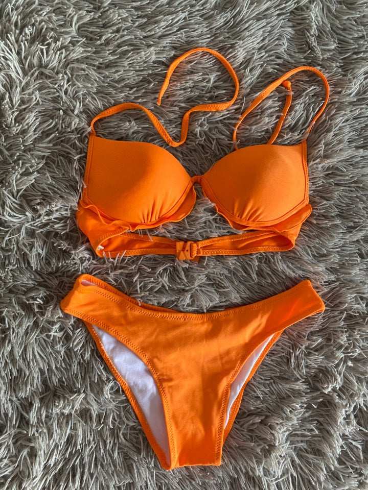 Bikini naranja