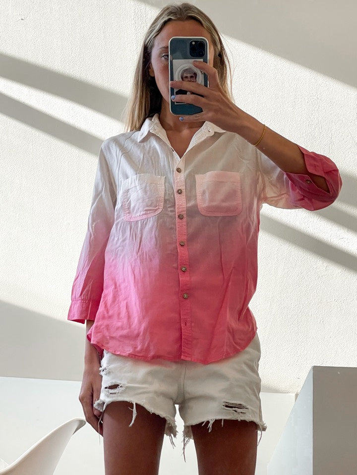 Camisa Tie Dye blanca y rosa
