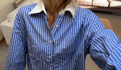 Camisa vintage a rayas azules y blancas con puños y cuello blancos diferenciados