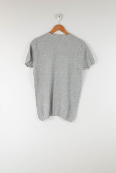 Espalda camiseta de manga corta gris 