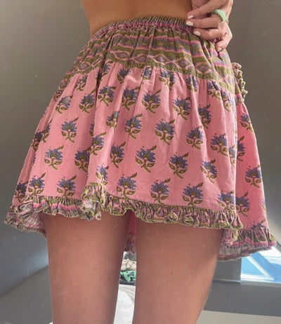 Falda vintage de pana rosa. con flores