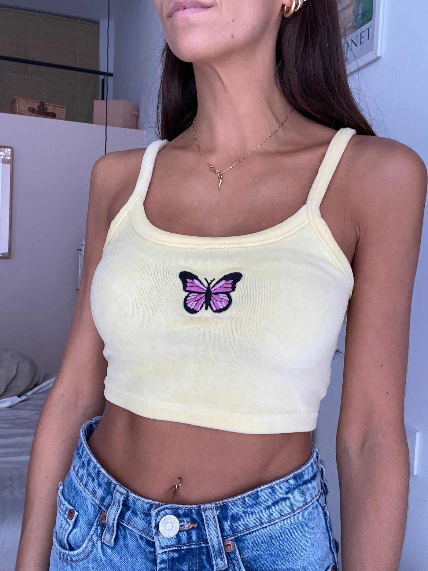 Top amarillo mariposa terciopelo