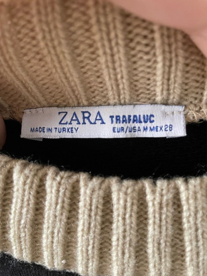 Jersey con cuello de punto de Zara
