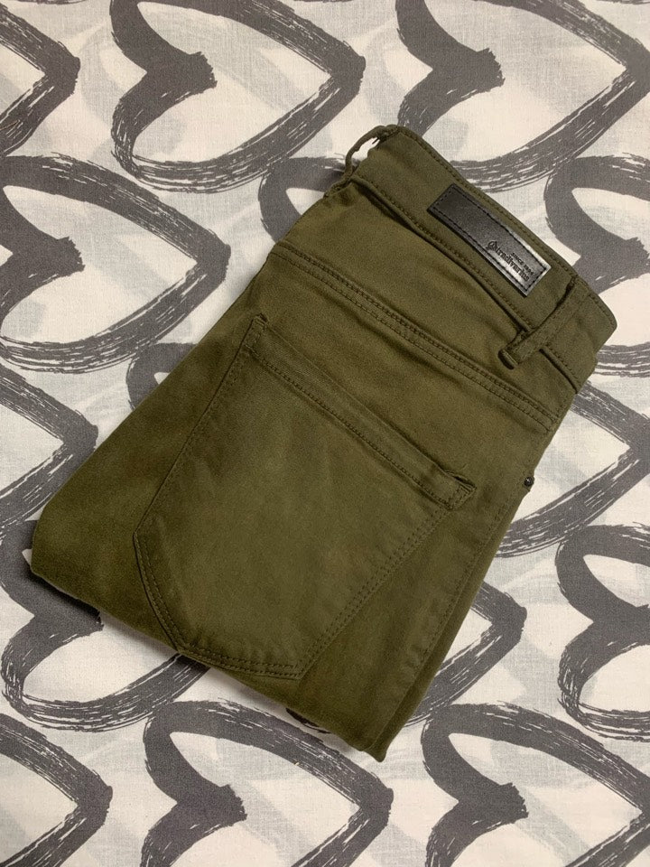 Pantalón verde militar