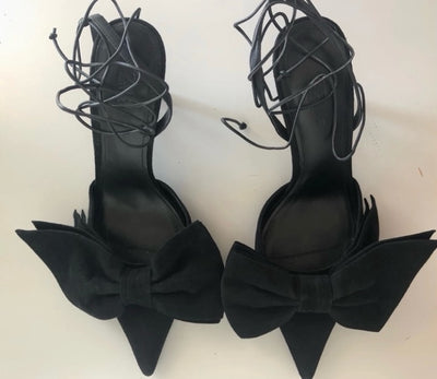 Zapatos de tacón color negro destalonados Zara talla 39 con lazo delantero